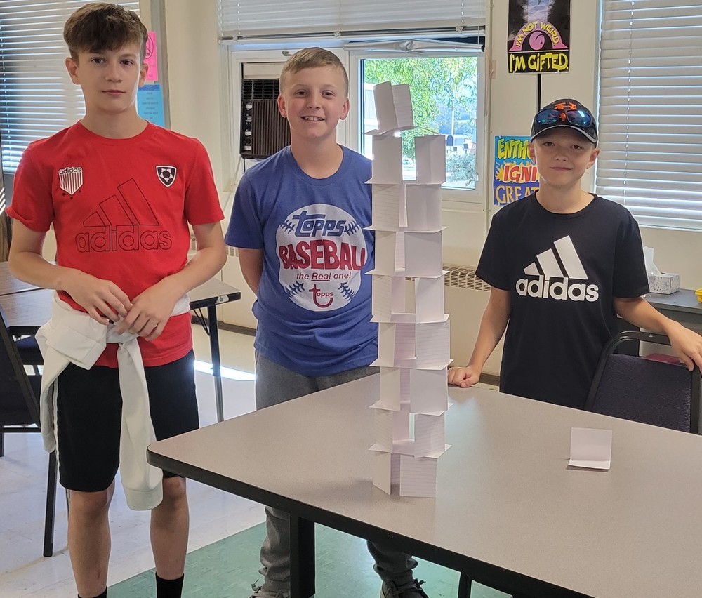 students with index cards towers 