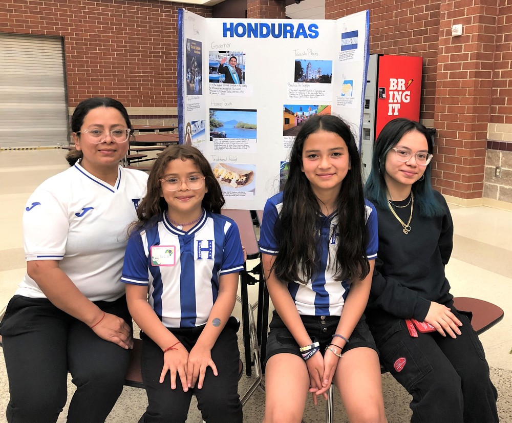 PCPS HOLDS MULTICULTURAL NIGHT Luray Elementary School